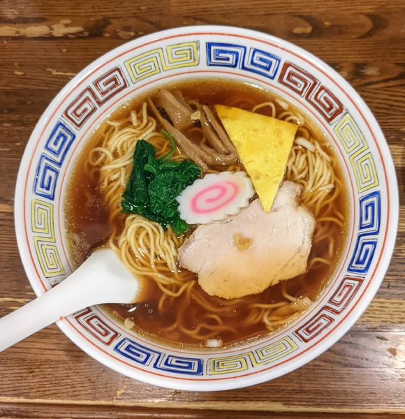 「中華そば700円＋春巻400円＋ウーロンハイ490円」@中華そば 萬福の写真