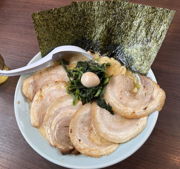 「豚骨醤油チャーシューメン大盛」@横浜家系らーめん 魂心家 平塚店の写真