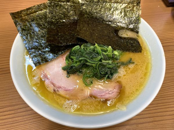 「ラーメン 並 700円 ※柔らかめ/ふつう/多め」@家系らーめん 武将家 外伝の写真