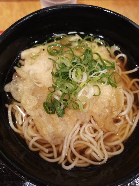 「天ぷらそば（420円）」@えきそば 姫路駅店の写真