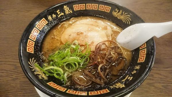 「やる気ラーメン」@博多三氣 松島原田店の写真
