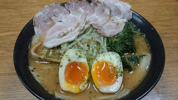 「焼豚麺＋味玉」@横浜ラーメン 奥村家の写真