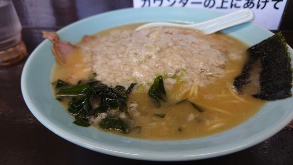 「チャーシューメン並＋背脂こってり　麺カタメ¥850＋¥100」@ラーメンショップ 八王子新滝山街道店の写真