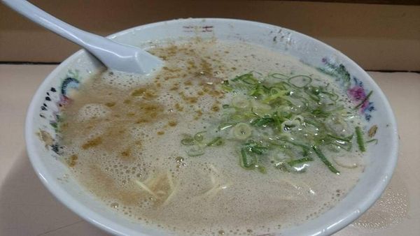 「ラーメン」@八ちゃんラーメン 薬院本店の写真