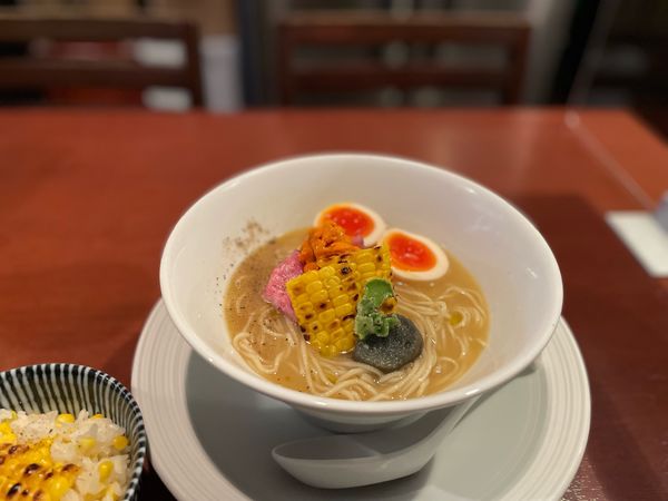 「【限定】青森・嶽きみ（とうもろこし）冷やしらぁ麺　¥1300」@酒肴場 屯の写真