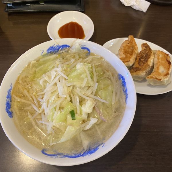 「タンメン+餃子ハーフ　¥1,170」@來々軒の写真