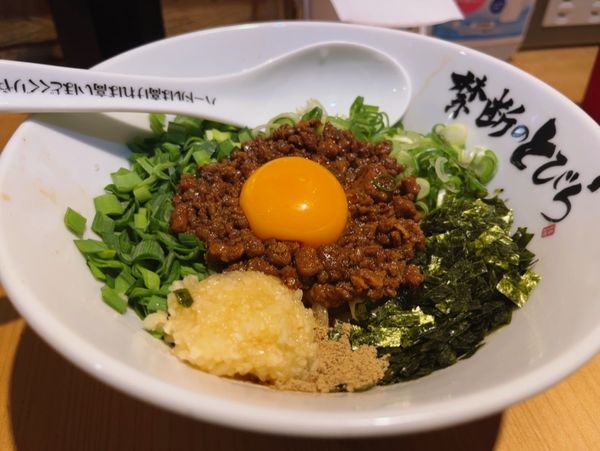 「看板の台湾まぜそば」@禁断のとびら 池袋店の写真