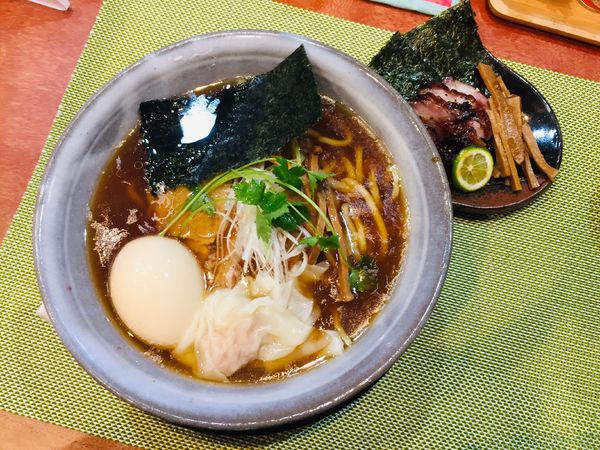 「特製醤油らーめん【1300円】」@らーめん 梶原の写真