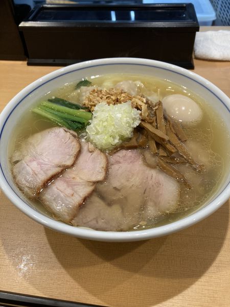 「特選塩ラーメン」@らぁ麺 すぎ本の写真