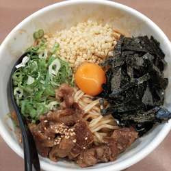 温牛すじまぜそば