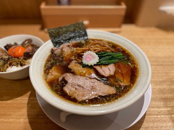 「醤油チャーシュー麺¥1000」@長岡食堂 横浜西口店の写真