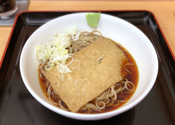 「きつねそば（380円）」@梅もと 船橋店の写真