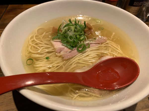 「軍鶏塩ラーメン」@麺屋 翔 西新宿本店の写真