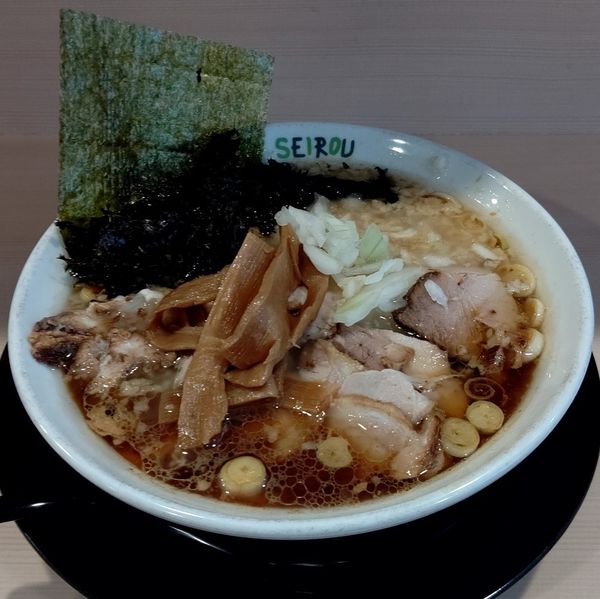 「背脂醤油らーめん」@SEIROUらーめんの写真