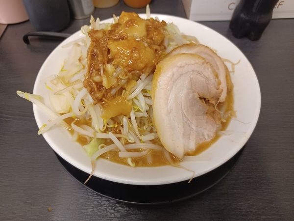 「ミニ豚ラーメン（ヤサイ、ニンニク）」@野菜みそラーメン 鬼首の写真