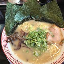 長浜ラーメン(+サービスのり2枚)