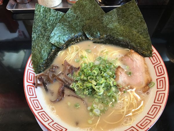 「長浜ラーメン(+サービスのり2枚)」@博多長浜らーめん 六角堂 淵野辺本店の写真