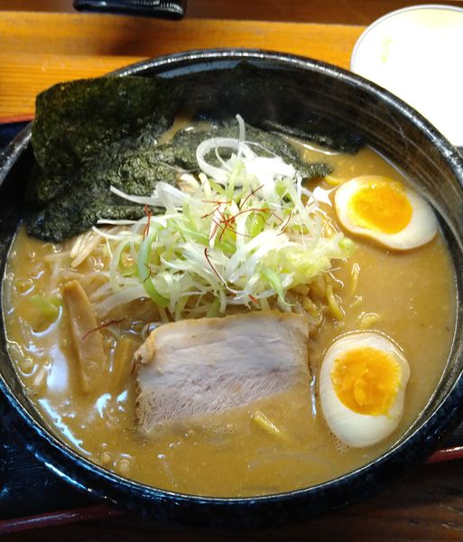 「濃厚味噌+味玉､小ライス」@麺場 もっけいの写真