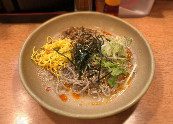 「冷しピリ辛坦々そば(580円)」@越後そば 立石店の写真