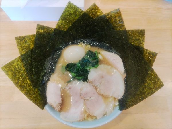 「家系とんこつ醤油チャーシューメン+味玉+のり」@横浜家系らーめん 玉家の写真