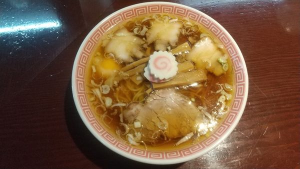 「月見中華そば900円」@中華そば えもとの写真