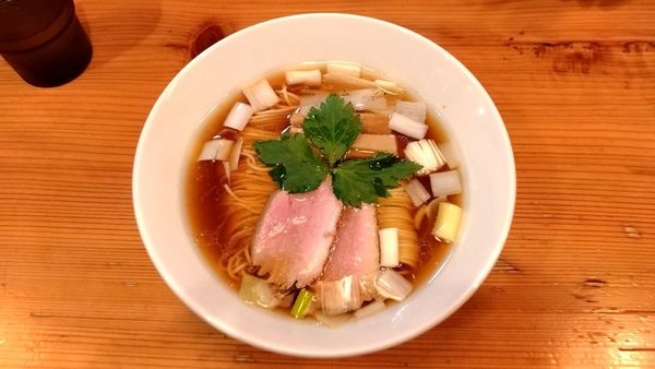 「鴨だし醤油ラーメン_890円」@麺堂にしき 新宿歌舞伎町店の写真
