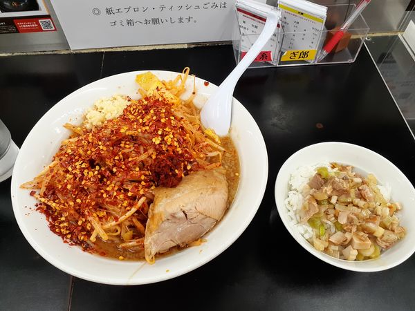 「レッドスネーク、平打ち麺、ミニネギチャーシュ丼」@らーめん ぎょうてん屋 町田店の写真