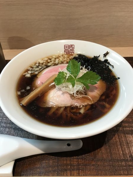 「淡麗醤油ラーメン」@中華そば 色即是空の写真
