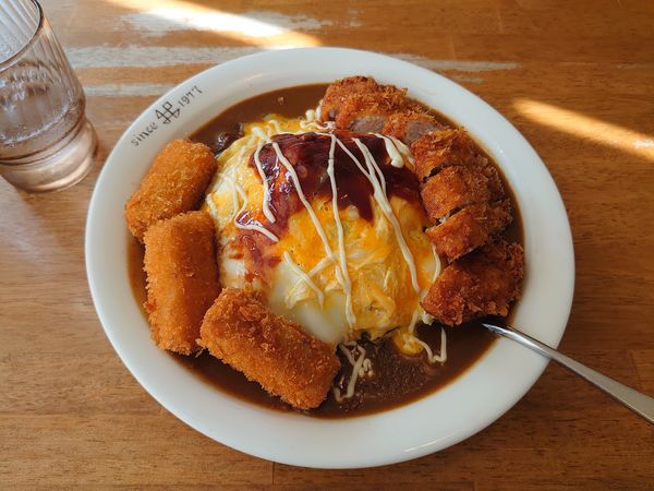 「やさたまカツコロッケカレー大盛」@かれ〜屋 伊東の写真