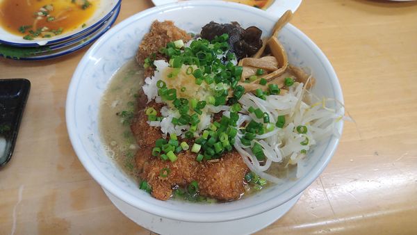 「【9月限定】背ガラとんこつカツに吸わせて+ミニ馬刺し丼他」@MENYA 食い味の道有楽の写真