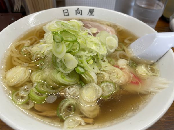 「ラーメン＋薬味ネギ」@青竹手打ちラーメン 日向屋の写真