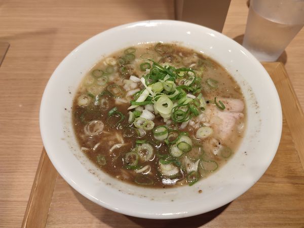 「煮干油煮干しラーメン・柏・王道家」@ラーメンWalkerキッチンの写真