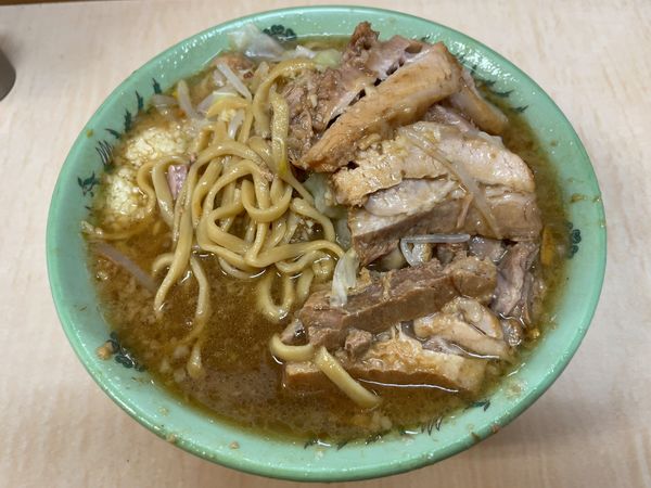 「ミニラーメン　豚マシ　アブラニンニク」@ラーメン二郎 京成大久保店の写真