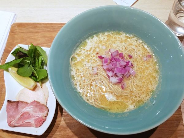 「たまり鶏白湯ラーメン　880円」@とりそばカフェ しょうわの写真