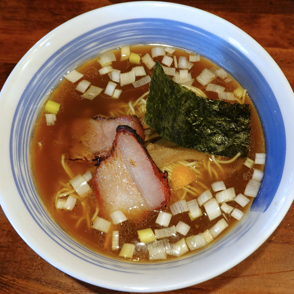 「志那そば 700円 + サービス半ライス」@麺屋 悠の写真