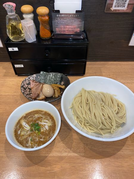 「濃厚醤油つけ麺麺増量煮玉子¥1,120円」@麺処 湯咲の写真