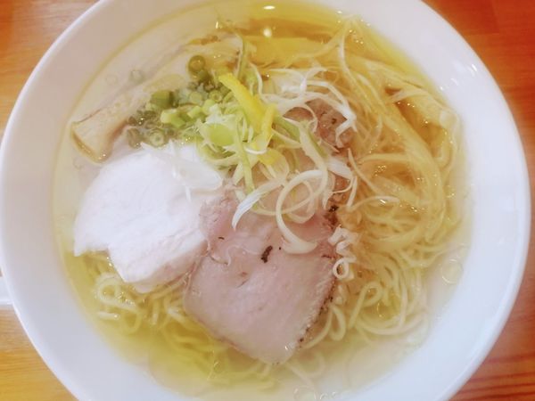 「塩ら〜めん（ゆず皮入り）¥750」@麺堂HOMEの写真