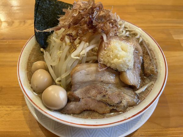 「マンモスラーメン大盛のりたまニンニク」@泪橋 溝の口店の写真