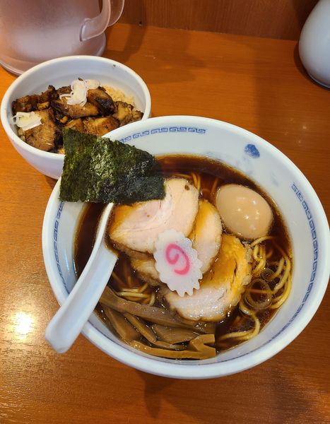 「スペシャルらぁ麺 チャーシュー丼」@たけちゃんにぼしらーめん 調布店の写真