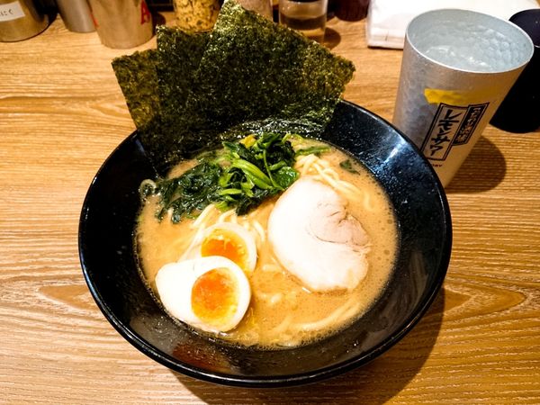 「味玉ラーメン」@横浜家系ラーメン 銀家 横浜西口パルナード店の写真