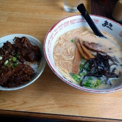 長浜ラーメン まき 平和店の画像