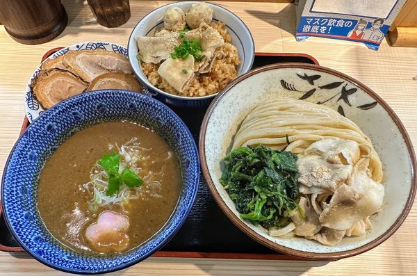 「鶴嶺峰つけ麺幕内+眠りチャーシュー（4枚）+チャンコ飯」@らー麺土俵 鶴嶺峰の写真