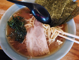 「ラーメン(かため)(800)」@四号家の写真