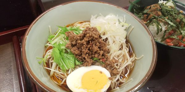 「冷し坦々風そば+鶏丼（サービス定食720円）」@船堀そば 文殊の写真
