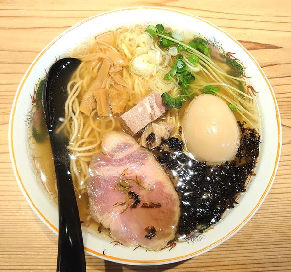 「あら炊き支那そば(塩)+味付玉子(850円)」@幸屋きよまる 総本店の写真