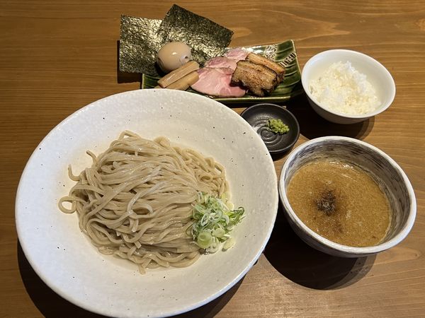 「九・十月限定！特製つけ麺1200円」@鯛骨らぁ麺 あぐらの写真