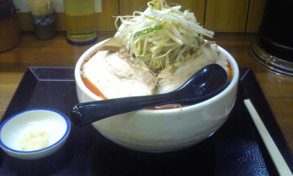 「辛味噌ラーメン 特盛 【 チャーシュー + 野菜大盛り + にん」@味噌麺処 花道庵の写真