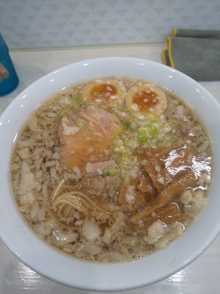「大盛中華そば800円煮玉子100円背脂つぶ100円」@中華そば ふくみみの写真