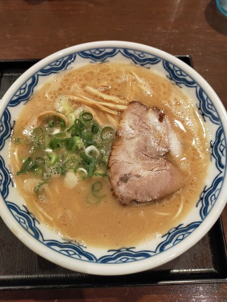 「博多らぁめん」@博多麺房 赤のれん 丸ビル店の写真