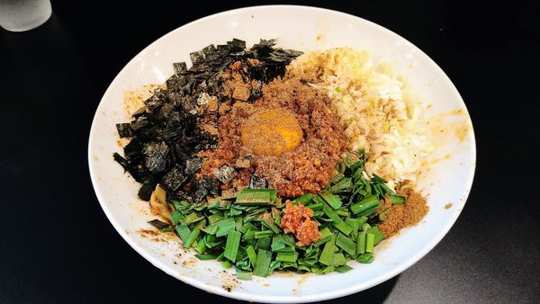 「台湾まぜそば(麺少なめ・大蒜・ホアジャオ)+カレー」@豚風。の写真